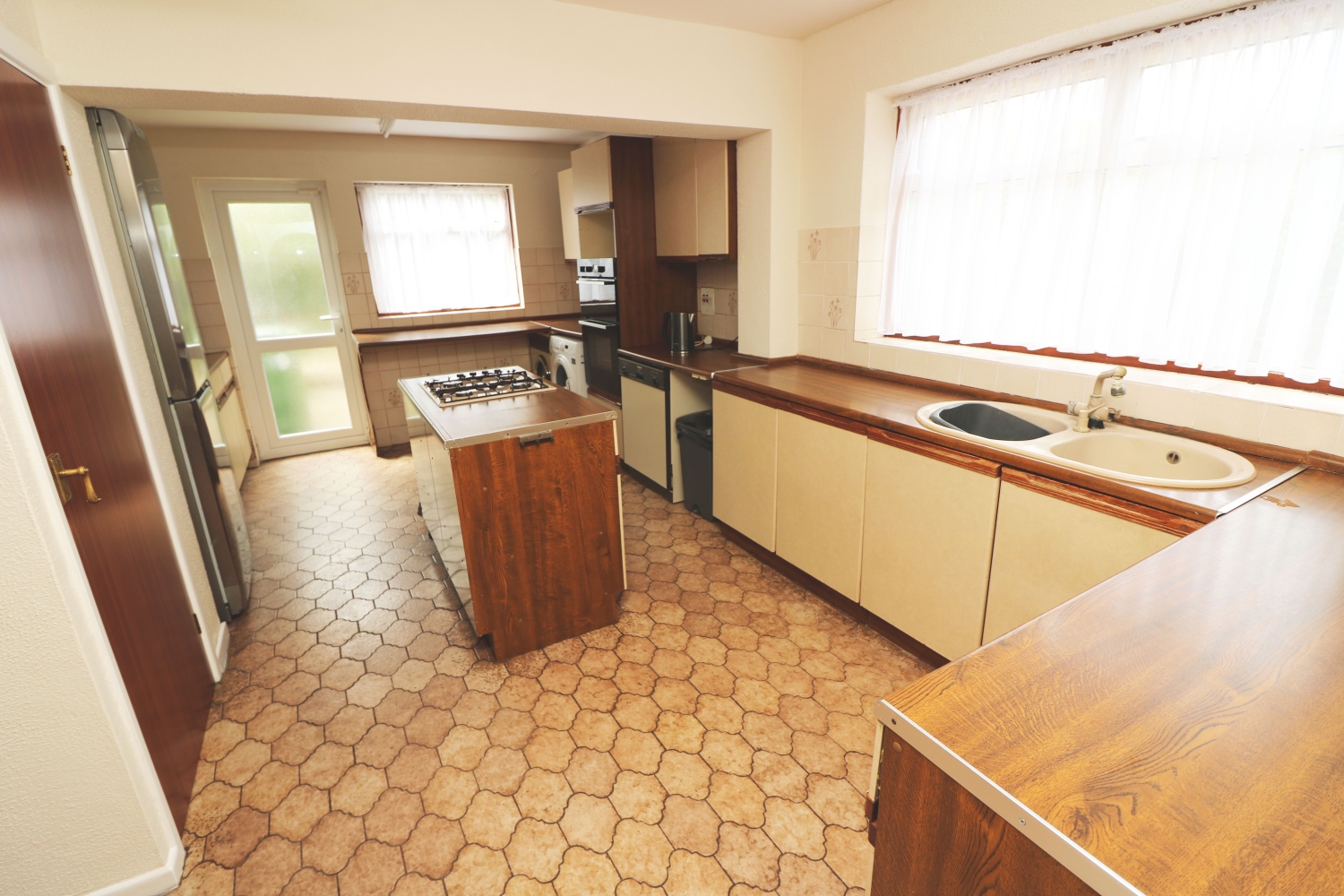 Pavilion Gardens, StainesuponThames, Surrey, TW18 Nevin And Wells